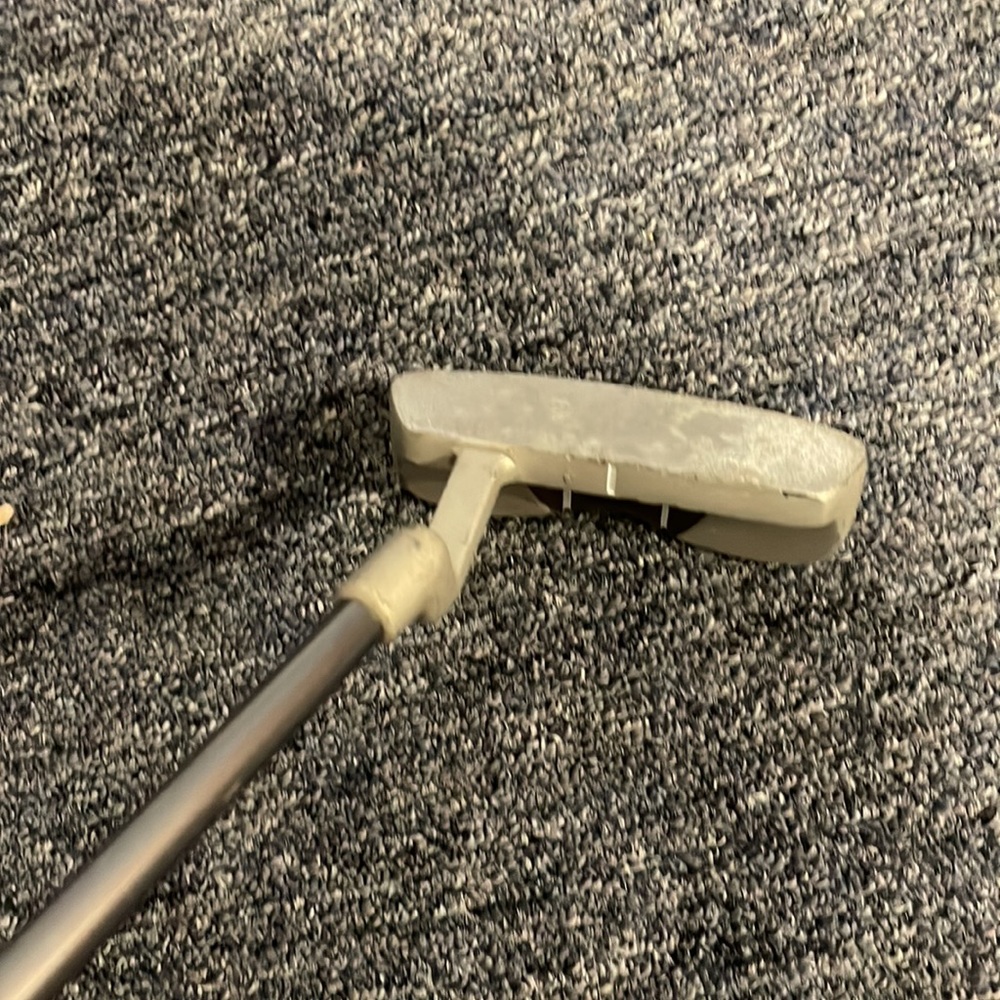 Putter - Picture 3 of 3